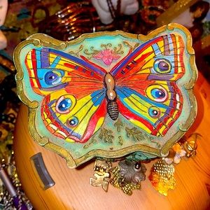 Vntg Butterfly Trinket Box